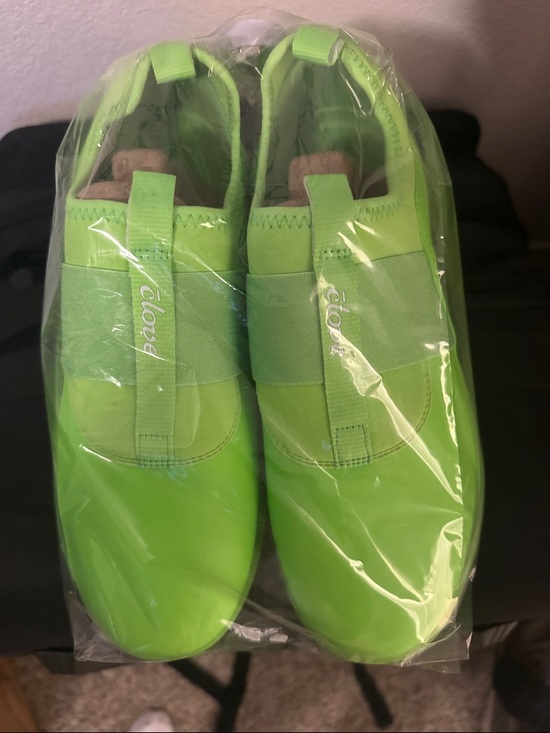 Clove Shoes - Clove New SOLO Neon Green- sz 9.5 Women- sz 8 Men. Retired Limited Edition Rare!